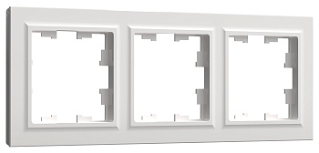 IEK BRITE BASE Белый Рамка 3-м РУ-3-БрБ